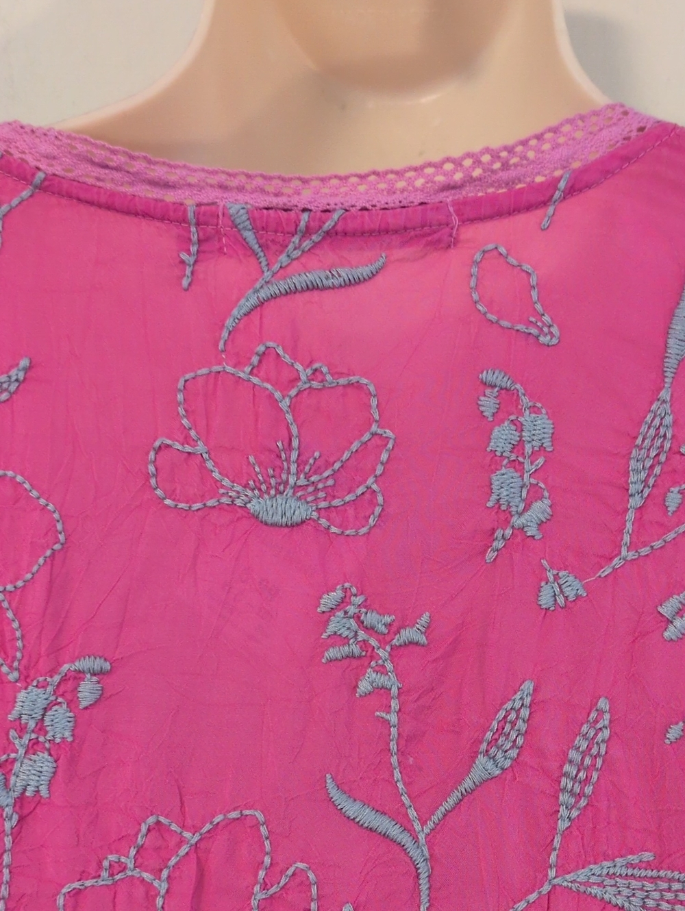Johnny Was Embroidered Pratt Blouse Fushia M - Picture 12 of 16